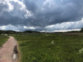 Det av promenadstråket bort från kanalen